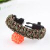 Paracorde de survie militaire multifonction, 4mm, bracelet d'extérieur, grattoir, sifflet, outils 550