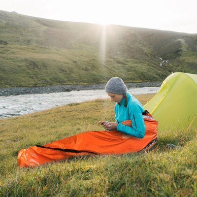 Abri de tente de survie d'urgence étanche avec sac de couchage, poncho de pluie