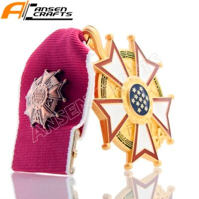 27572-5ac615.jpg Médaille militaire américaine LOM de la Légion du Mérite