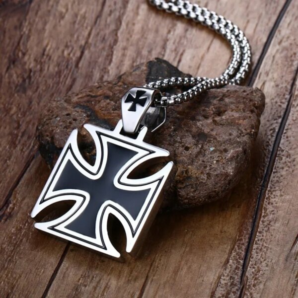 Collier pendentif croix de chevalier noir punk pour hommes, amulette décontractée à la mode, cadeau de bijoux – Image 3