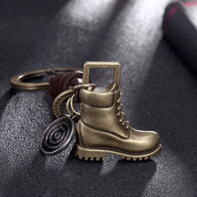 Bottes militaires vintage en cuir de vache pour hommes, en alliage de voiture, porte-clés, chaussures, pendentif, sac à main, porte-clés, bibelot, cadeaux